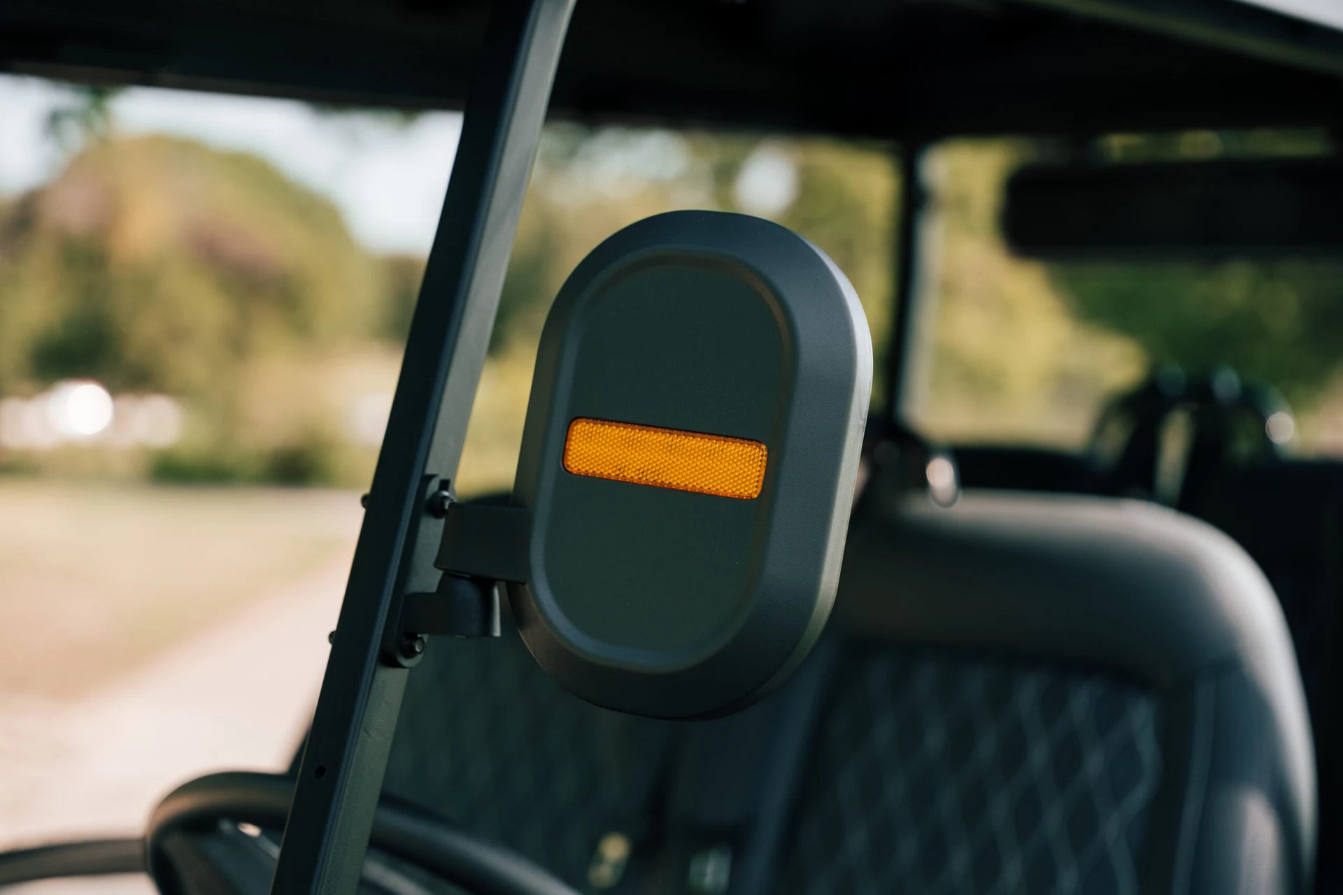 Apium A4 — Mirror with indicator