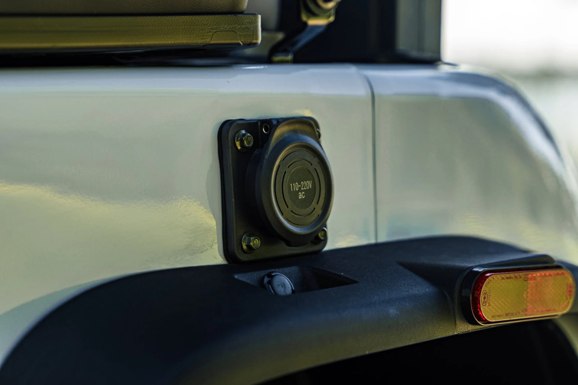 Apium A4 — Charging connection